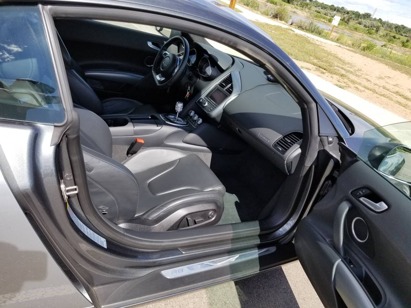 Illustration for article titled At $66,000, Is This 2010 Audi R8 4.2 Supercar A Super Good Deal?